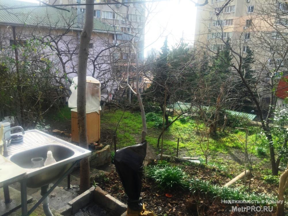 Продажа дома старой постройки в центре Ялты, по ул.Рабочая. Дом общей площадью 63 м3, земля 4 сотки. Состояние дома... - 4