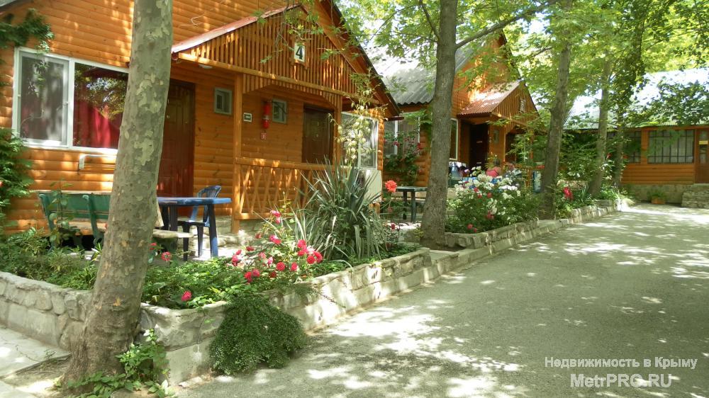 Продается действующая база отдыха в Крыму в г. Алушта , с. Солнечногорское . База отдыха расположена в 250 м от моря... - 1