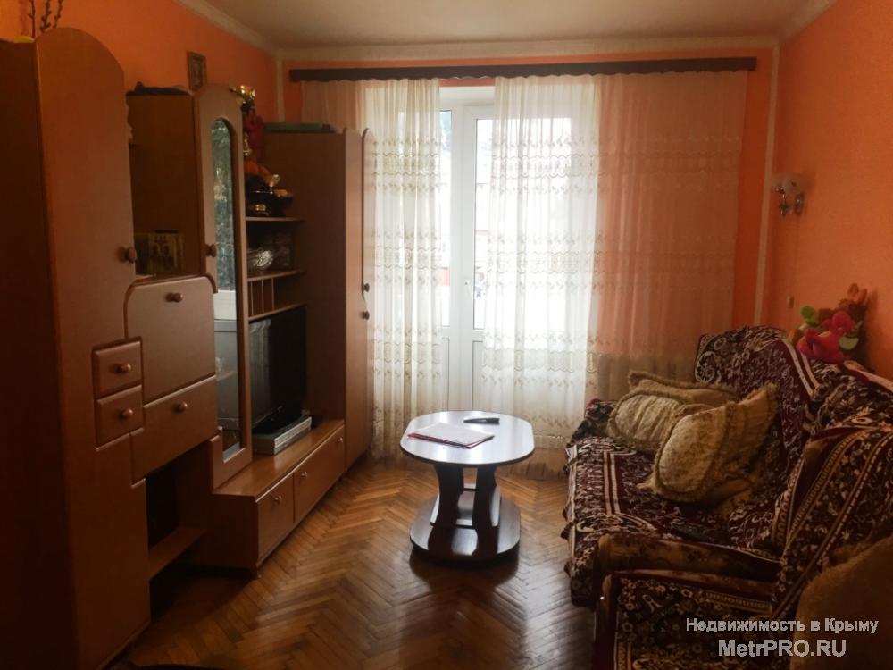 Продажа 2 к.кв в центре Ялты, по ул.Московская р-н остановки «Октябрь».  Общая площадь квартиры 44,9 м2, комнаты 18 и... - 2