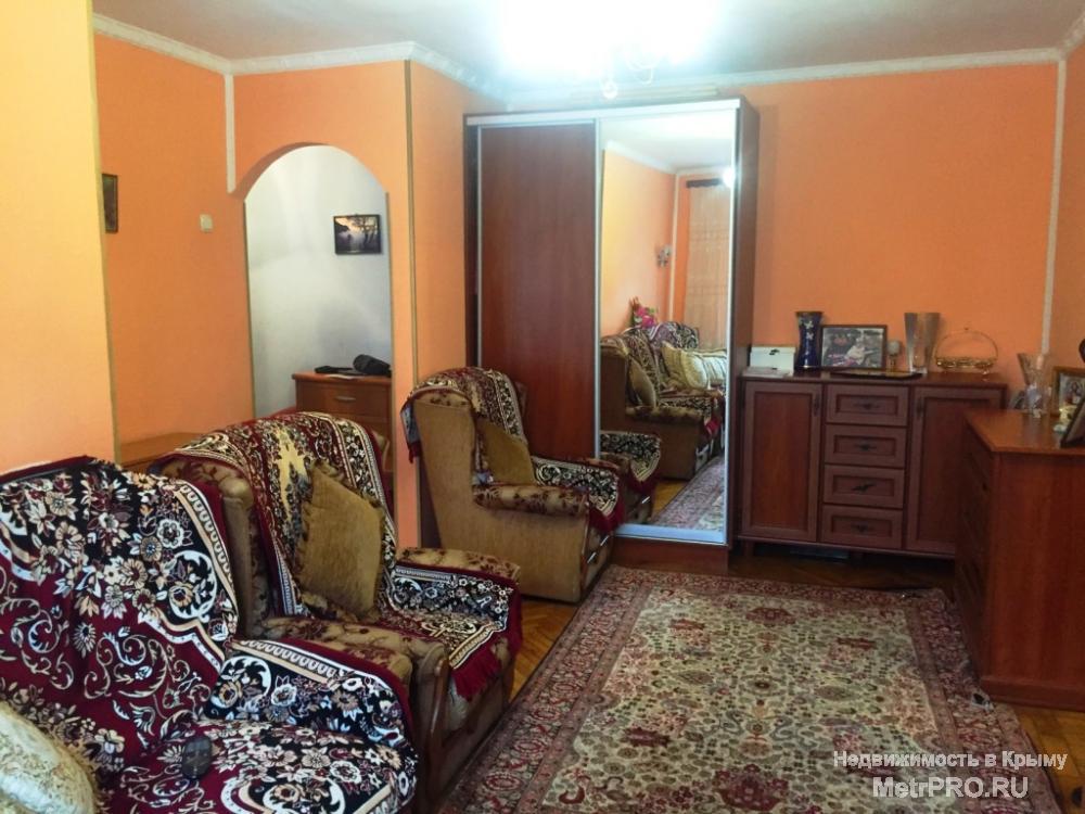 Продажа 2 к.кв в центре Ялты, по ул.Московская р-н остановки «Октябрь».  Общая площадь квартиры 44,9 м2, комнаты 18 и... - 5