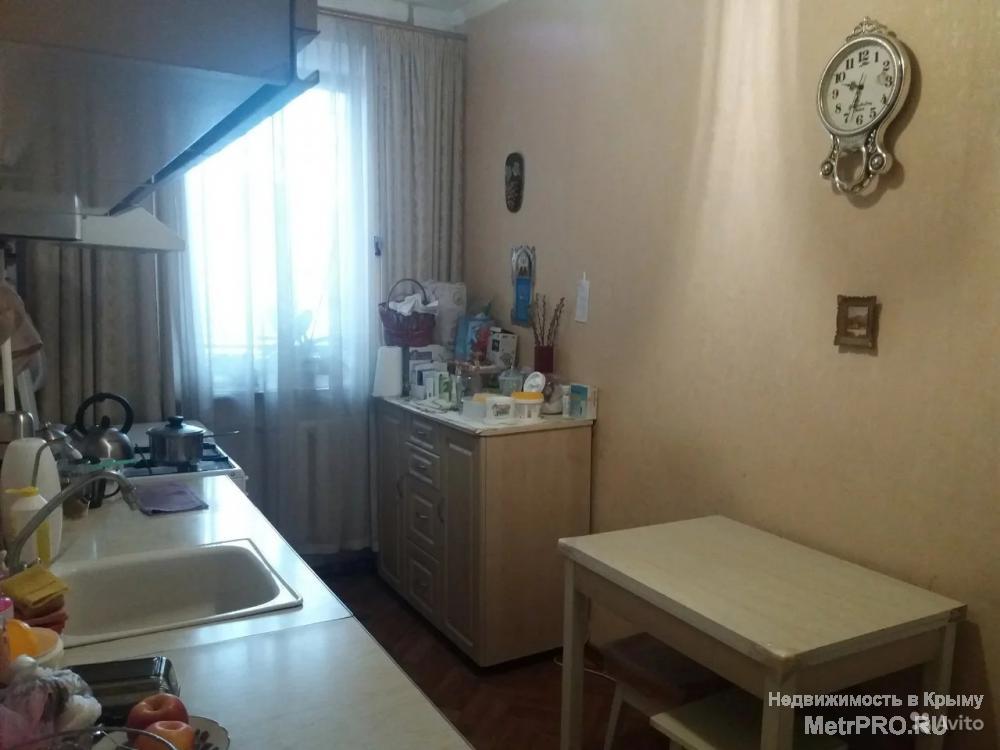 Продам двухкомнатную квартиру в центре возле площади Ушакова, на Советской (Центральная горка). Квартира расположена...