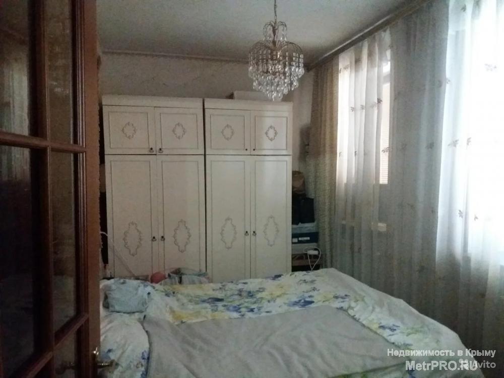 Продам двухкомнатную квартиру в центре возле площади Ушакова, на Советской (Центральная горка). Квартира расположена... - 3