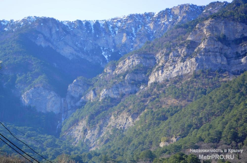 Продажа участка 12 соток в очень живописном месте, у подножья гор с прекрасным видом на водопад  Учан-Су и гору... - 6