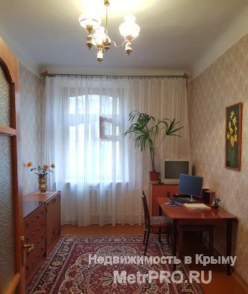Площадь квартиры по плану 61м2+10м2(примерно, может больше по факту) две лоджии.Очень ухоженная квартира ,хороший...