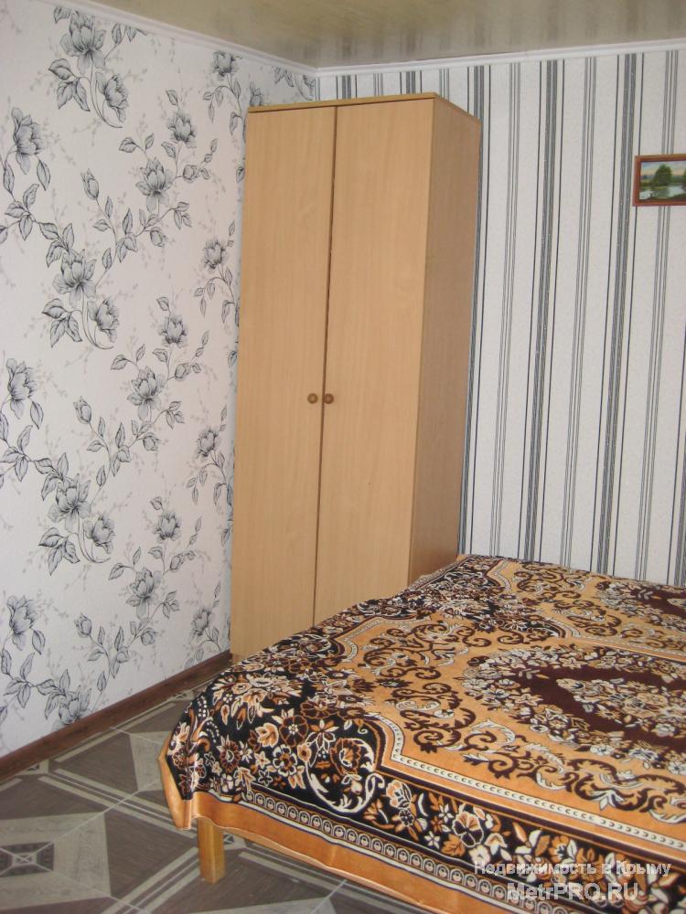Сдаём номера в частном секторе, не далеко от центра Феодосии, на улице Володарского, 18.  Большой, закрытый, зелёный... - 60