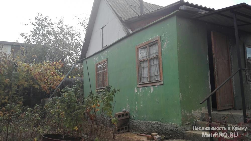 Продается жилая дача в районе 7 км Балаклавского шоссе в СТ «Кальфа 1». На участке 4 сотки, расположен небольшой...