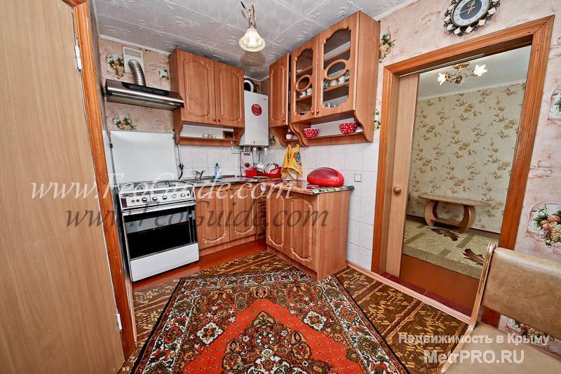 Предлагаем уютный 2 комнатный домик в самом центре Феодосии, со своим абсолютно отдельным двором, рассчитанный на 3-4... - 6