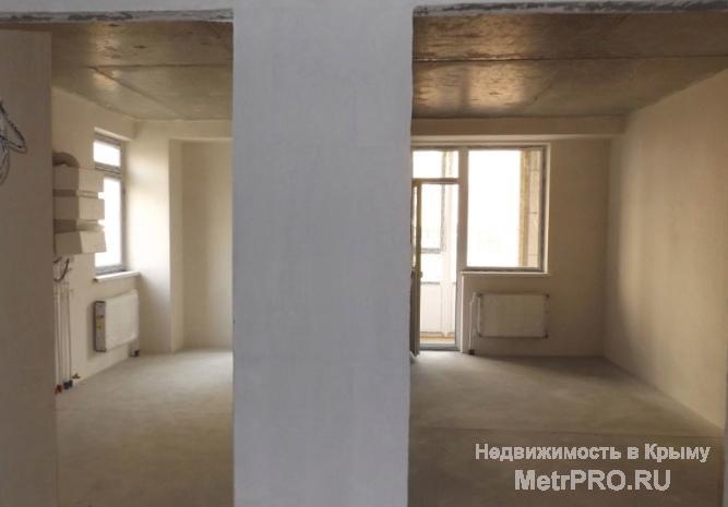 Дом с паркингом и детской площадкой, рядом школы,рынки, торговый центр.   Предчистовая отделка квартиры, а значит... - 1