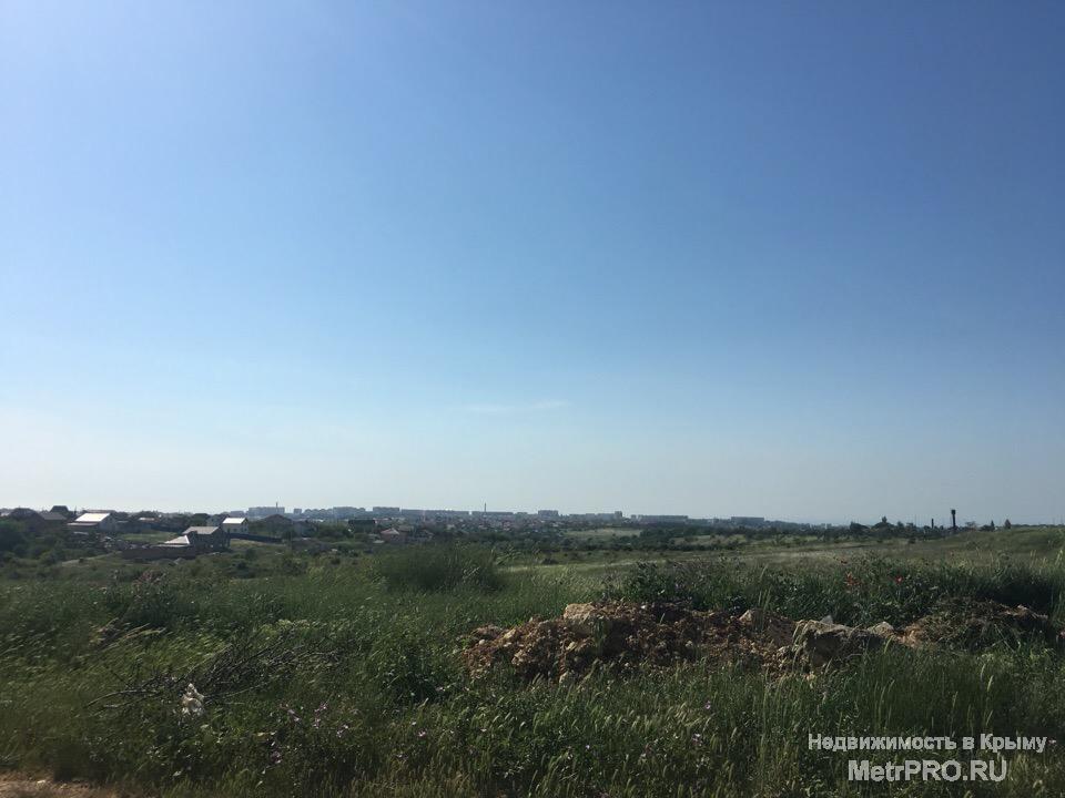 Продам двухэтажный дом из ракушняка, на участке 4 сотки с хорошим видом на город, море, просторы. Отличные... - 1