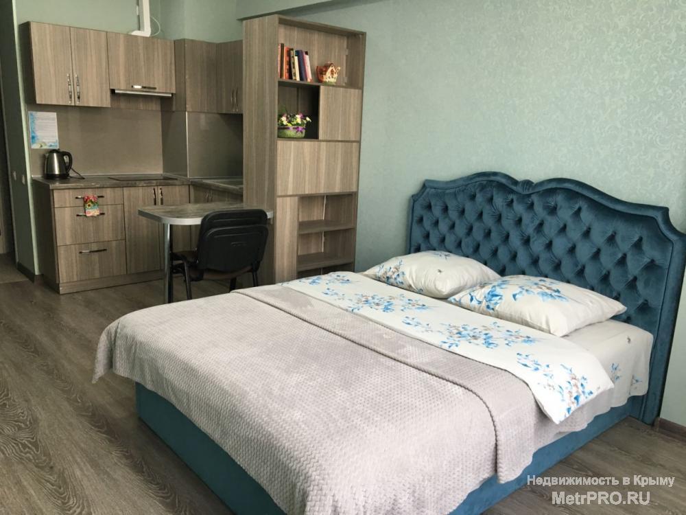 Аренда квартиры в Евпатории.  Сдам квартиру-студию 1/6, 26 кв.м. в ЖК 'Аквамарин' в Евпатории ул. Полупанова 27ж....
