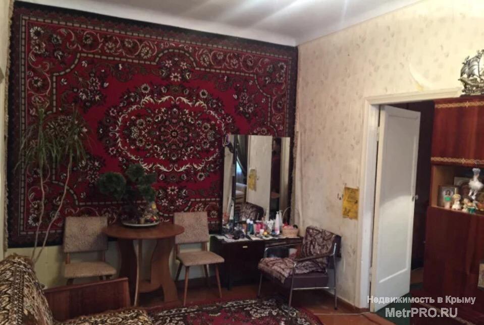 В продаже 2-комнатная около центра, улица Кожанова. Квартира под ремонт. Первый высокий этаж, на окнах решетки.... - 4