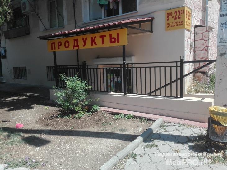 Предлагается к продаже действующий продовольственный магазин расположенный в цокольном этаже 5-ти этажного жилого...
