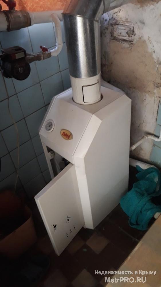 Продаётся дом по ул Артезианская 3-х комнатный ,две комнаты раздельные одна смежная , туалет смежный .Собственник... - 7