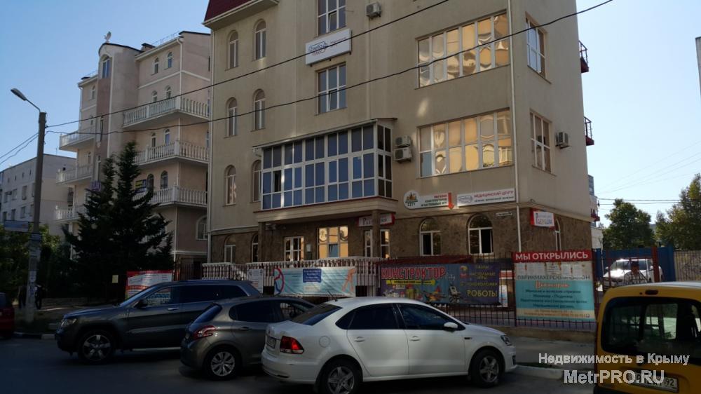 Продается нежилое помещение, площадью 135,6 кв. м. В данный момент  - действующий магазин, парикмахерская, офис.... - 11