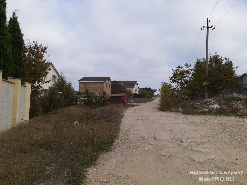 В продаже 2 участка по 6 соток каждый, на одном из них уже есть газ. жилой микрорайон, Дорожник-2, Камышовое шоссе.... - 1