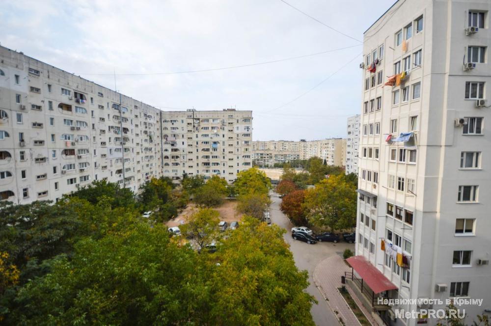 Продам отличную трёхкомнатную квартиру в одном из самых востребованных, развитых микрорайонов Севастополя.  Идеальна... - 2