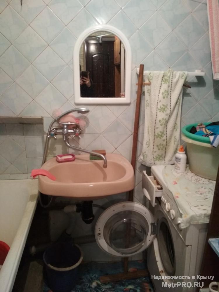 Код объекта 11391558.    Продаётся трёхкомнатная квартира 68.6/48.1/6.5 кв. м на первом этаже двухэтажного блочного... - 2