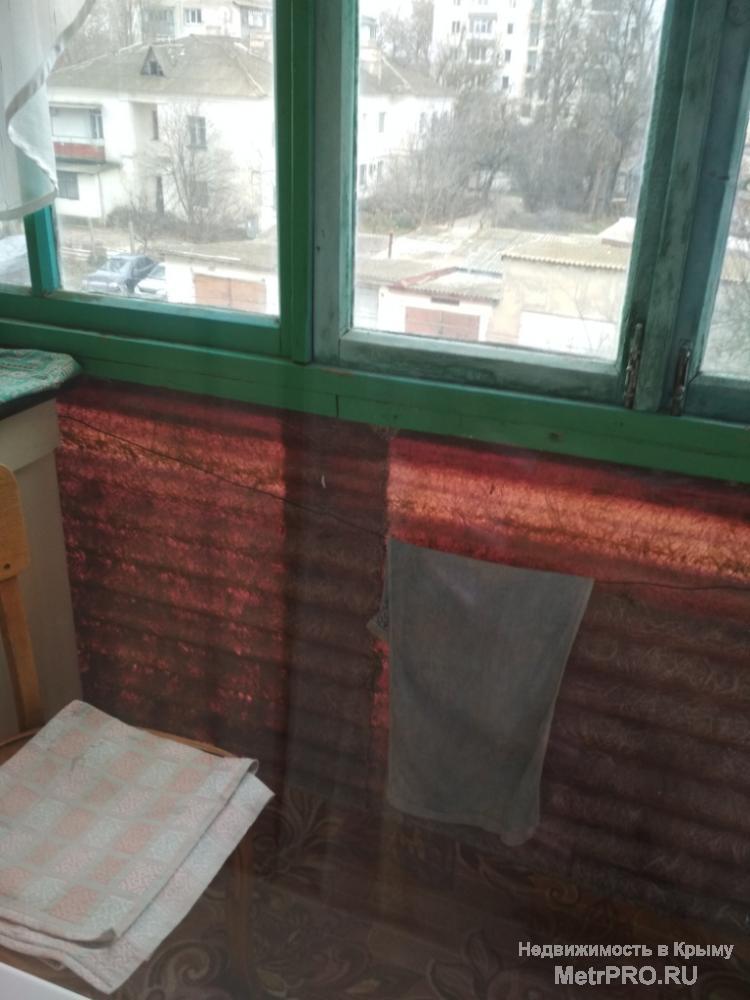 Код объекта 11391512.    Продаётся трёхкомнатная квартира 64/45.8/5.2 кв. м на третьем этаже пятиэтажного блочного... - 1