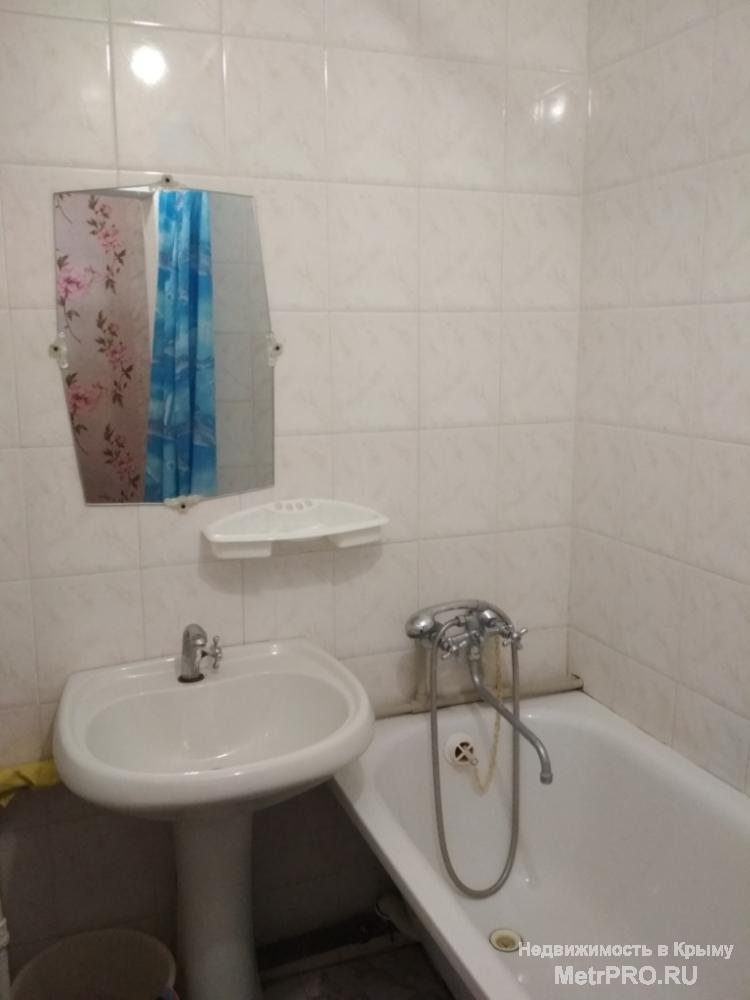 Код объекта 11391512.    Продаётся трёхкомнатная квартира 64/45.8/5.2 кв. м на третьем этаже пятиэтажного блочного... - 2