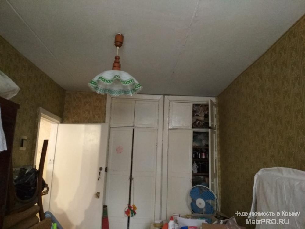 Код объекта 11391512.    Продаётся трёхкомнатная квартира 64/45.8/5.2 кв. м на третьем этаже пятиэтажного блочного... - 10