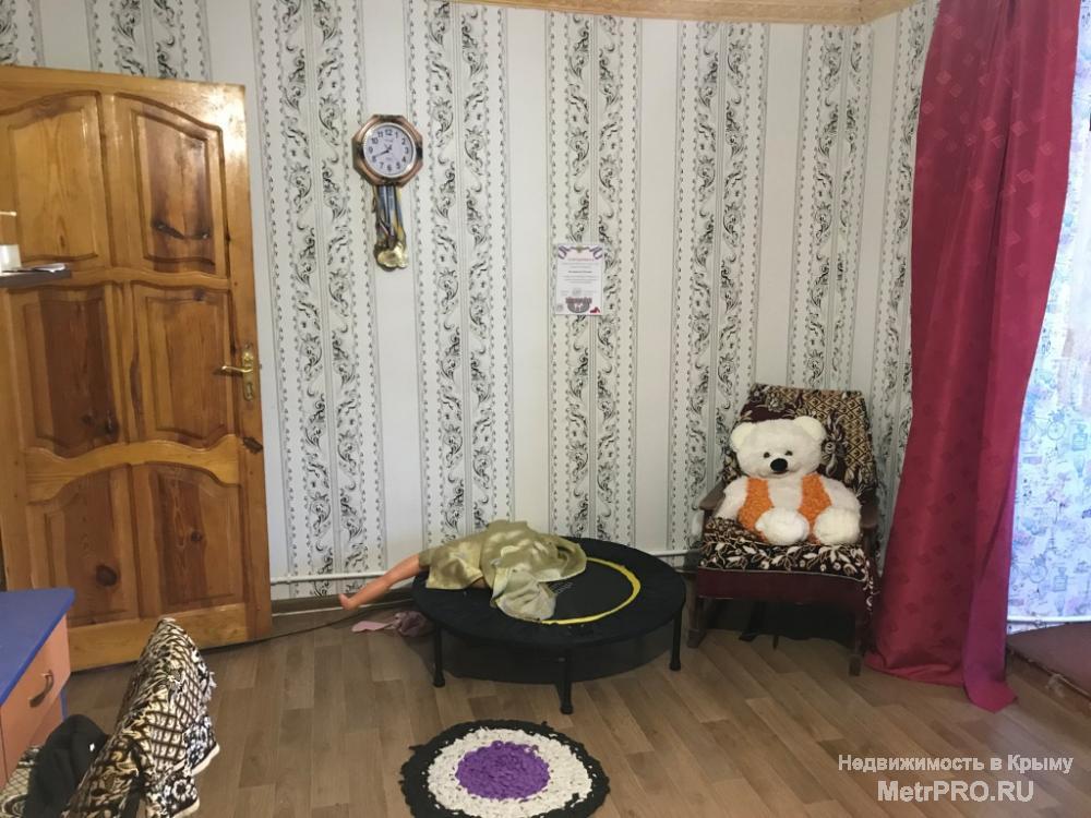 Код объекта 11391446.    Продаётся четырёхкомнатная квартира 95.9 кв. м на первом этаже трёхэтажного дома по улице...