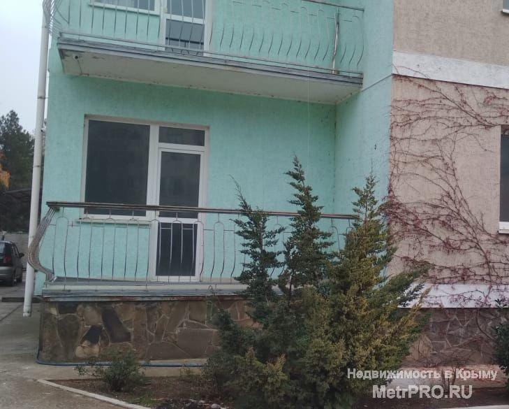 Код объекта 11391419.    Продаётся  трёхкомнатная квартира 114.9/58.5/15 кв. м на первом этаже пятиэтажного дома по... - 7