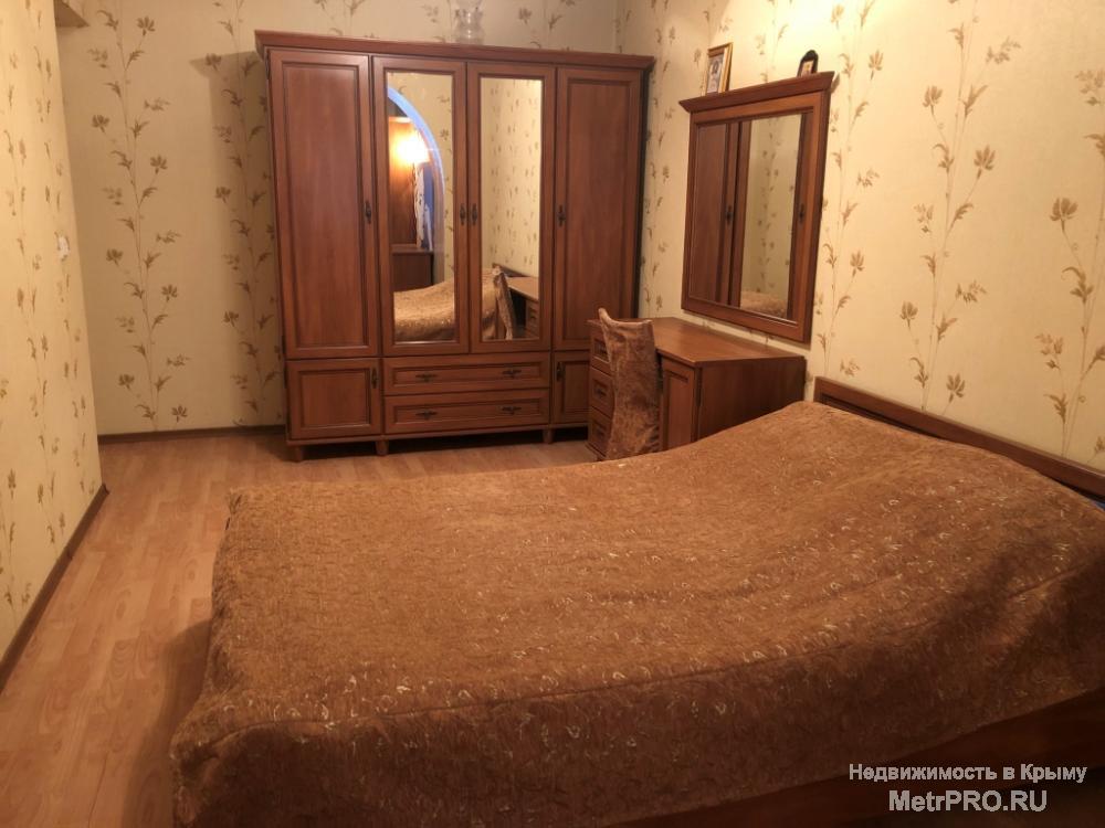 Код объекта 11391380.    Продаю четырёхкомнатную квартиру 81.5/50.1/9.2 кв. м на первом этаже пятиэтажного дома по...