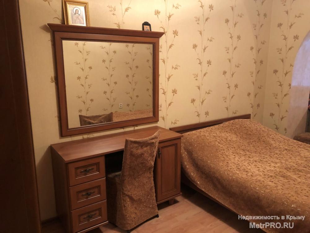 Код объекта 11391380.    Продаю четырёхкомнатную квартиру 81.5/50.1/9.2 кв. м на первом этаже пятиэтажного дома по... - 4