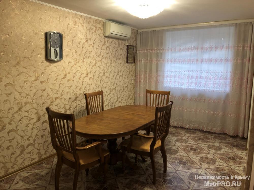 Код объекта 11391380.    Продаю четырёхкомнатную квартиру 81.5/50.1/9.2 кв. м на первом этаже пятиэтажного дома по... - 11