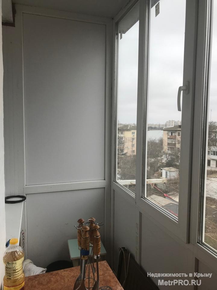 Код объекта 11391416.    Продаю двухкомнатную квартиру 31/21/5 кв. м на пятом этаже пятиэтажного блочного дома по... - 1