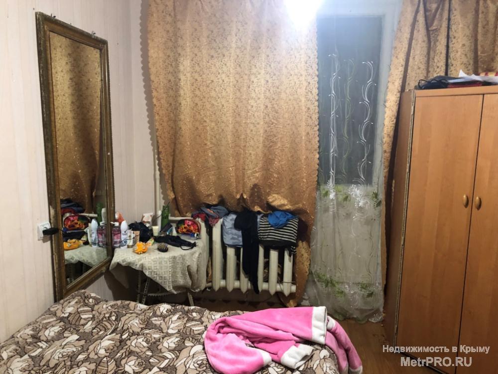 Код объекта 11391355.    Продаётся трёхкомнатная квартира 66/39/9 кв. м на третьем этаже пятиэтажного блочного дома... - 4