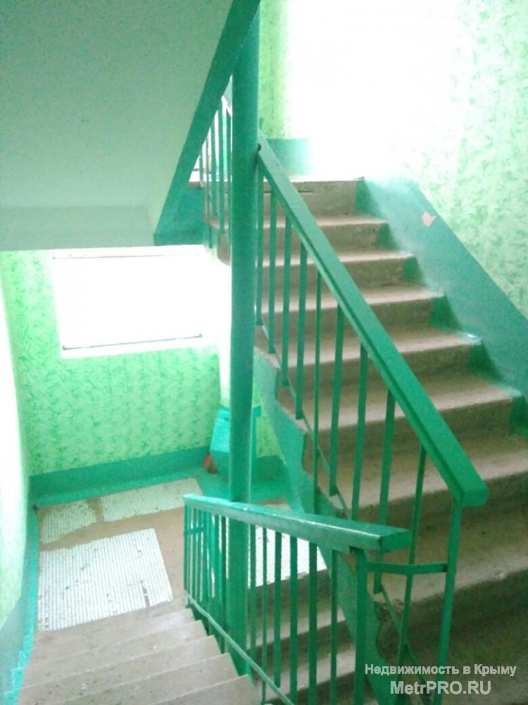 Код объекта 11391336.    Продаю трёхкомнатную квартиру 64/42/8 кв. м на четвёртом этаже пятиэтажного блочного дома по... - 9