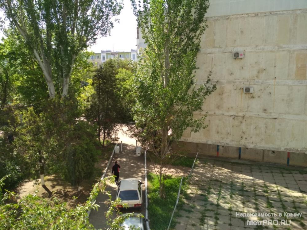 Код объекта 13903310.    Продам двухкомнатную квартиру 42.4/27.8/6.6 кв. м на третьем этаже пятиэтажного блочного... - 3