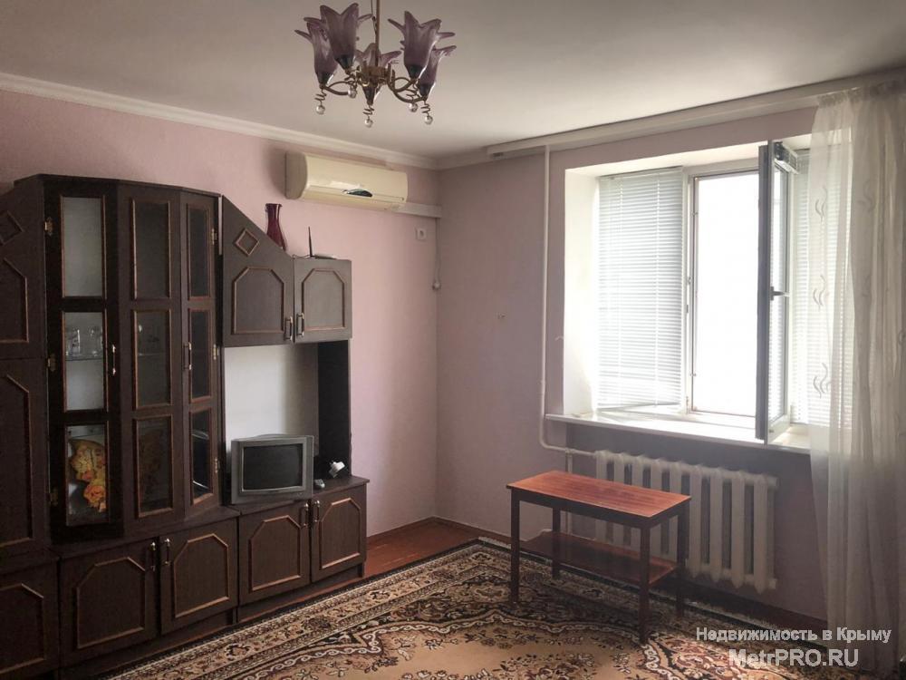 Код объекта 14396497.    Продам однокомнатную квартиру 37.5/18/8 кв. м на седьмом этаже  девятиэтажного блочного дома...