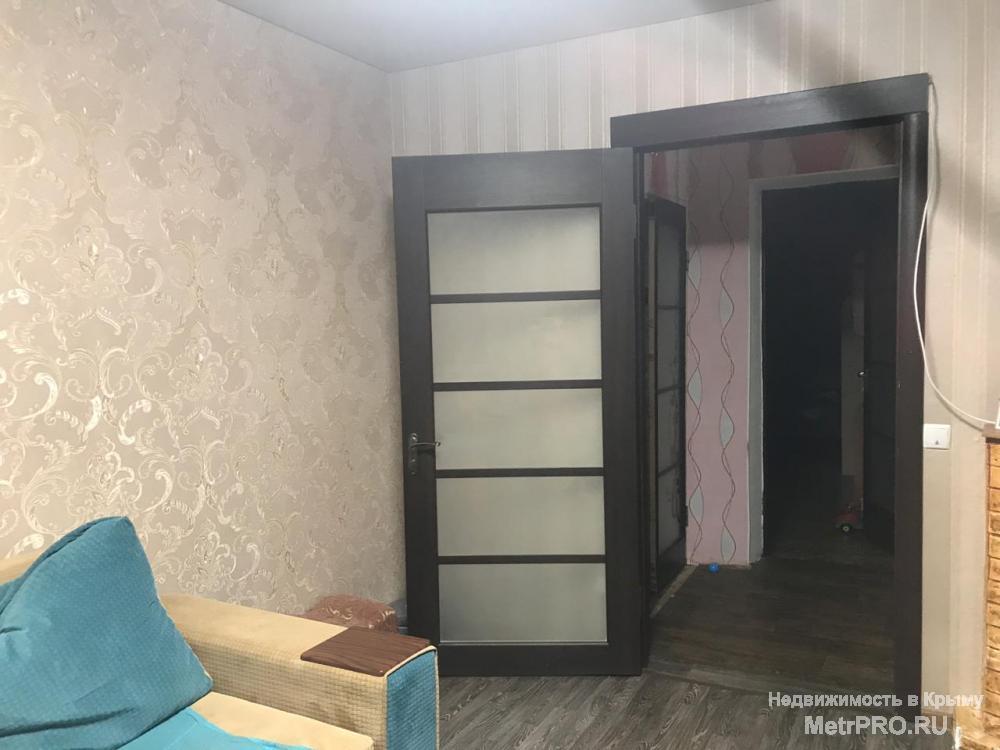 Код объекта 15647591.    Продаю двухкомнатную квартиру 47.5/26.7/5.5 кв. м на первом этаже пятиэтажного блочного дома... - 1
