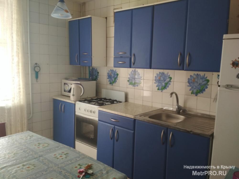 Код объекта 17381326.    Продам двухкомнатную квартиру 59.5/27.5/9 кв. м на пятом этаже девятиэтажного блочного дома...