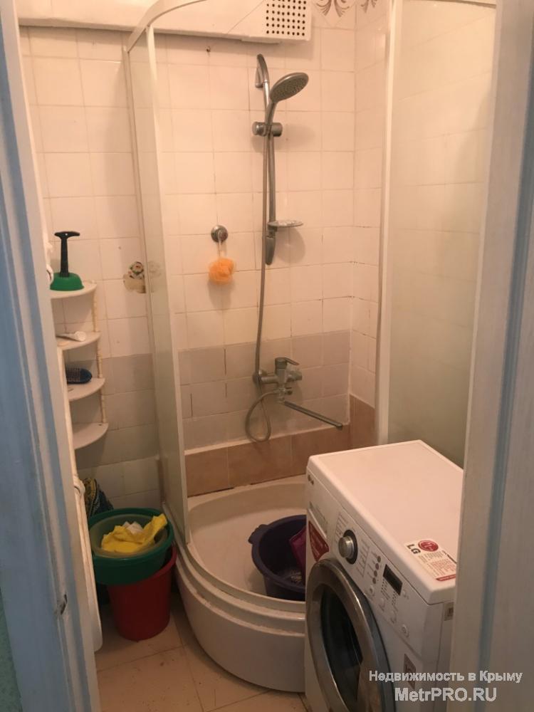 Код объекта 21822121.    Продам двухкомнатную квартиру 43.9/28/6 кв. м на первом этаже пятиэтажного блочного дома по... - 2