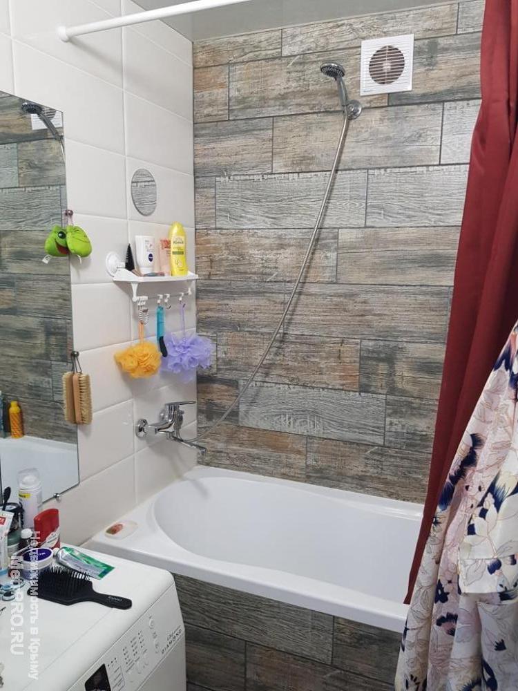 Код объекта 22885009.    Продам трёхкомнатную квартиру 49.9/35.5/5.6 кв. м на третьем этаже пятиэтажного блочного... - 1