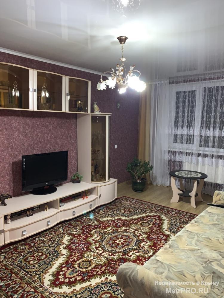 Код объекта 23549729.    Продам трёхкомнатную квартиру 68/39.6/12.1 кв. м на третьем этаже пятиэтажного блочного дома...