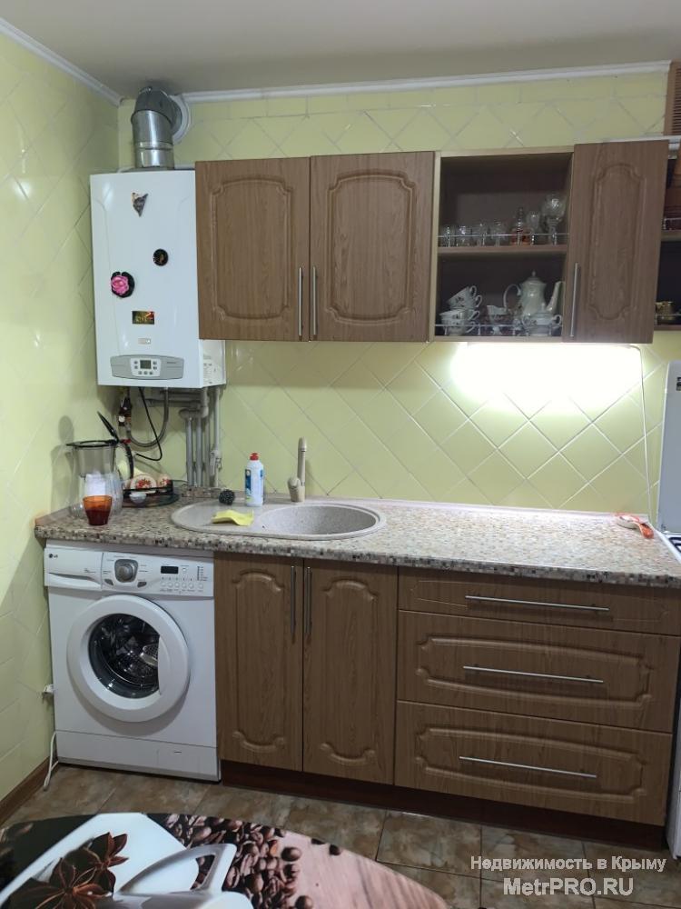 Код объекта 23549729.    Продам трёхкомнатную квартиру 68/39.6/12.1 кв. м на третьем этаже пятиэтажного блочного дома... - 6