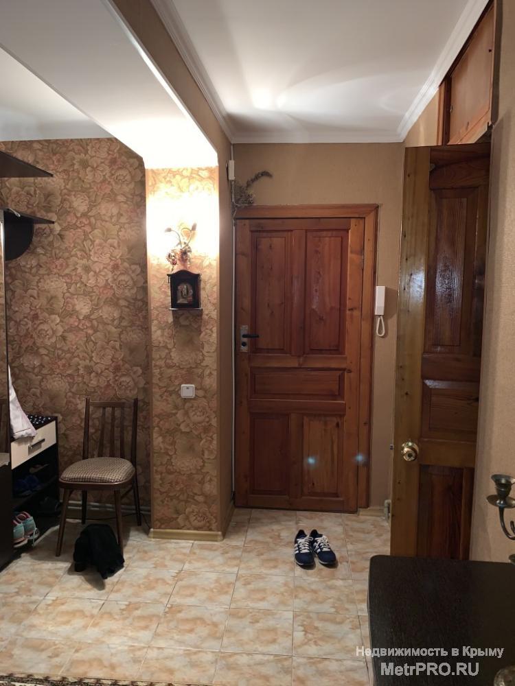 Код объекта 23549729.    Продам трёхкомнатную квартиру 68/39.6/12.1 кв. м на третьем этаже пятиэтажного блочного дома... - 8