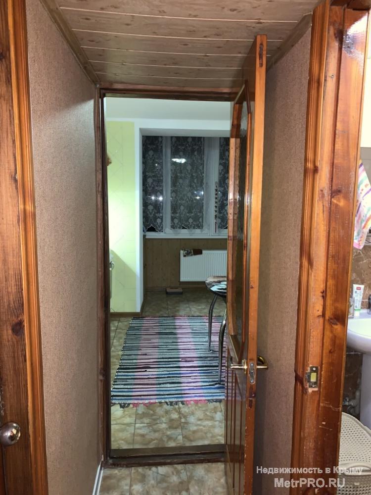 Код объекта 23549729.    Продам трёхкомнатную квартиру 68/39.6/12.1 кв. м на третьем этаже пятиэтажного блочного дома... - 10