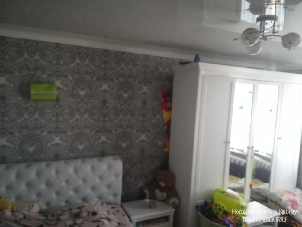 Код объекта 15332013.    Продаётся четырёхкомнатная квартира 91.4/51.2/9.8 кв. м на первом этаже двухэтажного... - 13
