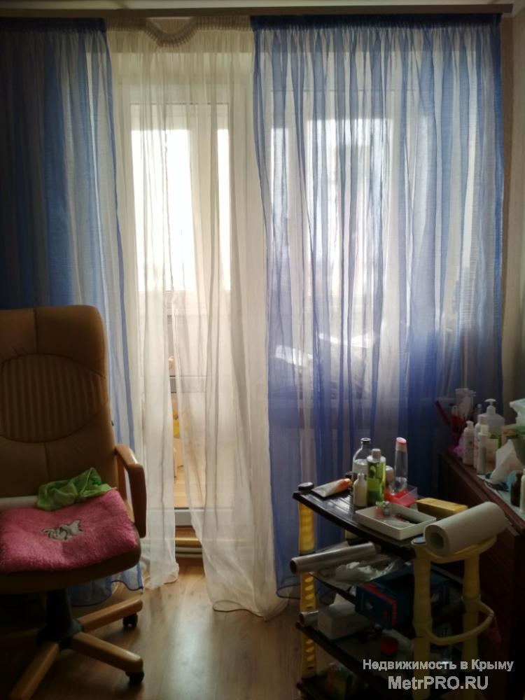 Код объекта 11391640.    Продаётся трёхкомнатная квартира 71.5/40.7/9 кв. м на седьмом этаже семиэтажного блочного... - 12