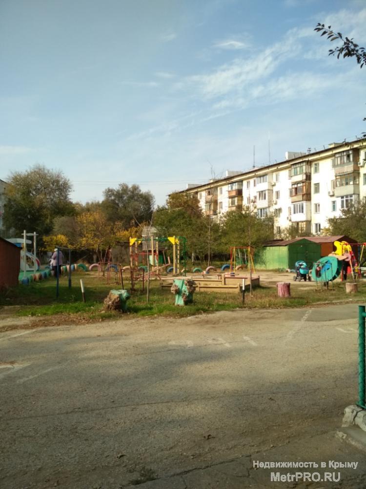 Код объекта 11391641.    Продаётся трёхкомнатная квартира 59.3/42.1/6.2 кв. м на пятом этаже пятиэтажного блочного... - 4