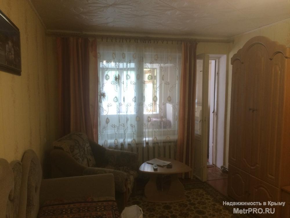 Код объекта 11391561.    Продаётся двухкомнатная квартира 53/30/6 кв. м на первом этаже пятиэтажного блочного дома по... - 3