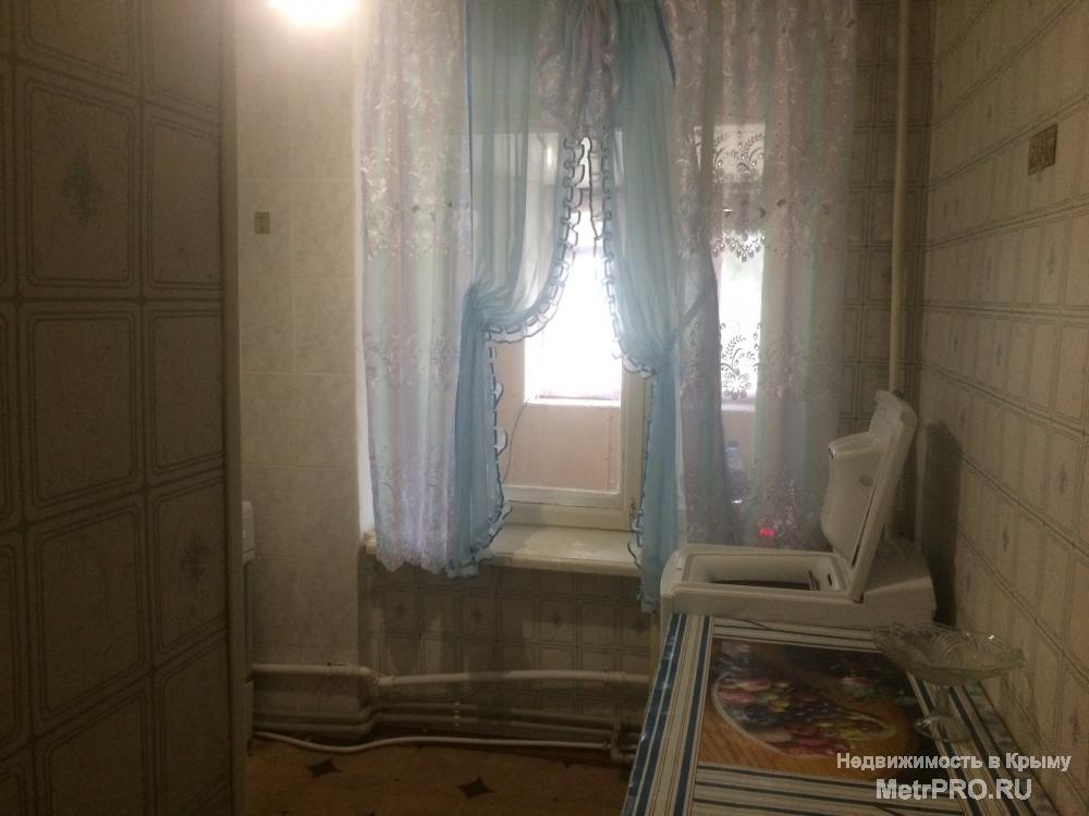 Код объекта 11391561.    Продаётся двухкомнатная квартира 53/30/6 кв. м на первом этаже пятиэтажного блочного дома по... - 5