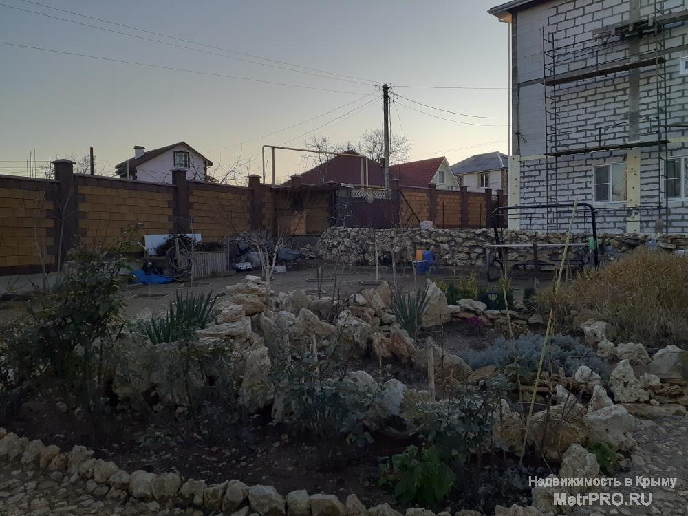 Предлагаем приобрести 2 зарегистрированных жилых дома на участке 9 соток в 10 минутах от центра города!  Вы ищите... - 11