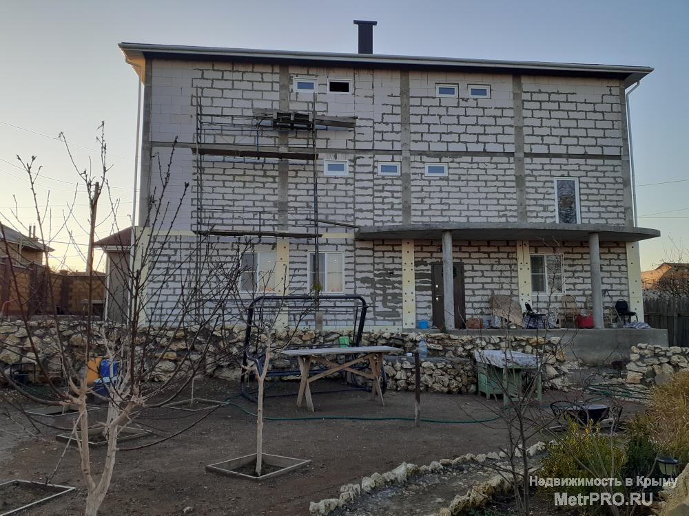 Предлагаем приобрести 2 зарегистрированных жилых дома на участке 9 соток в 10 минутах от центра города!  Вы ищите... - 12