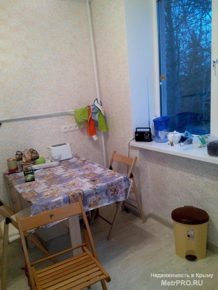 Код объекта 11391584.    Продаётся однокомнатная квартира 31/20/7 кв. м на третьем этаже пятиэтажного блочного дома... - 4
